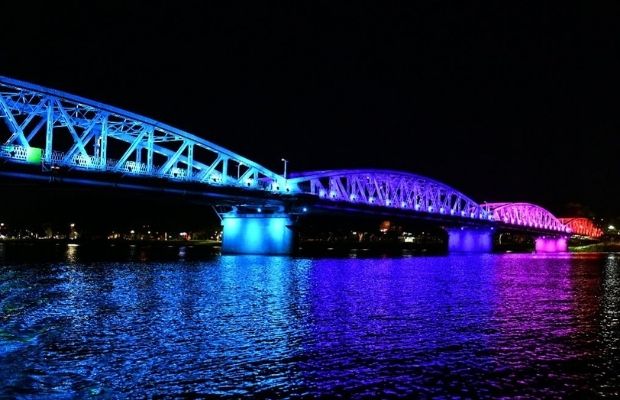 Trang Tien Bridge at night